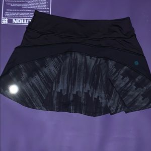 Black lulu lemon golf/tennis skirt